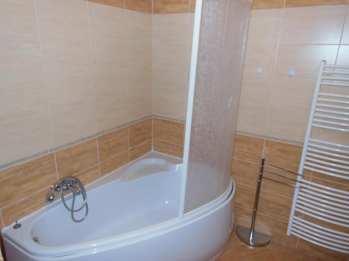 Apartman Slavkov Home & Parking Nova Lesna Exterior photo